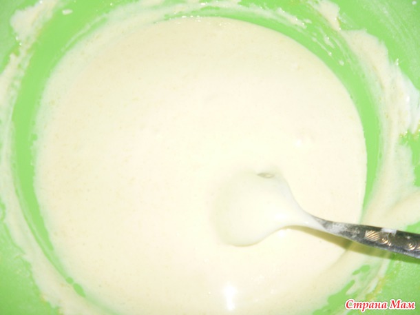 Рулет с яблоками, черносливом и корицей