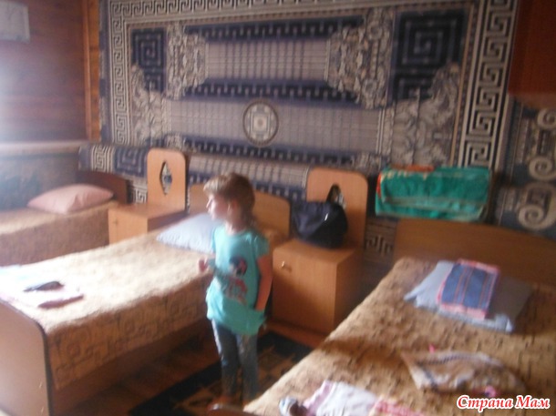 По дороге с облаками, по дороге с облаками, очень нравится когда мы возвращаемся назад... или наше возвращение в родные края