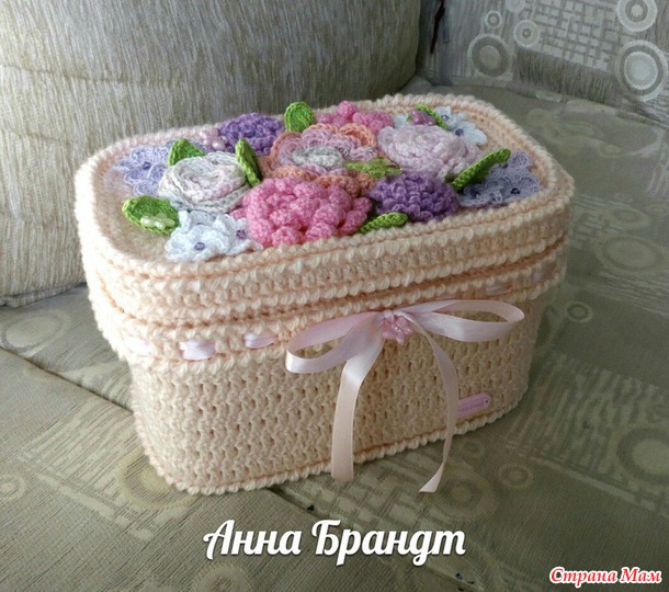 Вязанная шкатулка и игольница