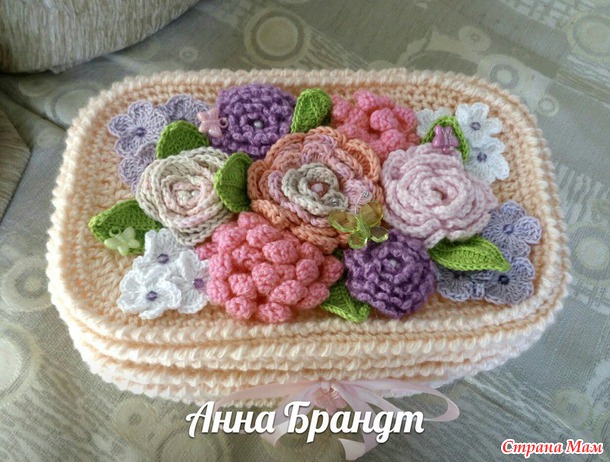 Вязанная шкатулка и игольница