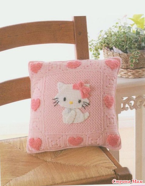 Подушка с аппликацией Hello Kitty