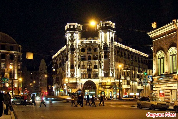 7 знаменитых домов Петербурга