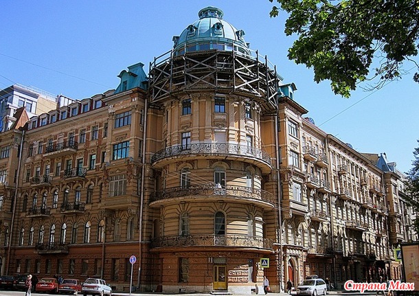 7 знаменитых домов Петербурга