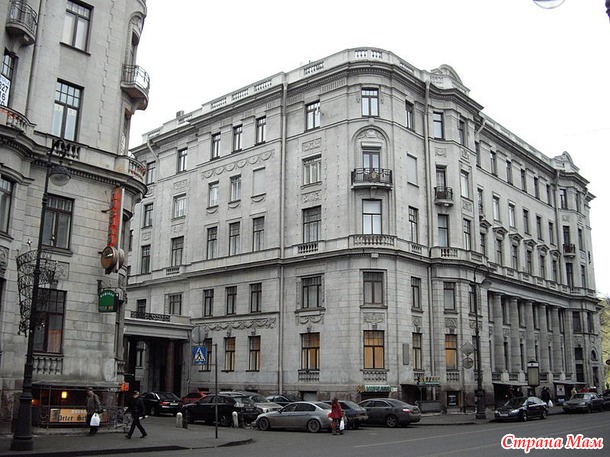 7 знаменитых домов Петербурга