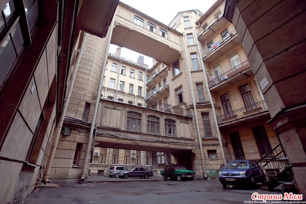 7 знаменитых домов Петербурга