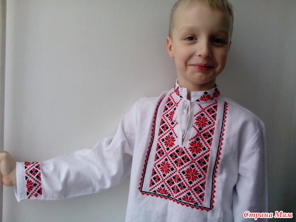 *Вышиванка с классическим мужским узором