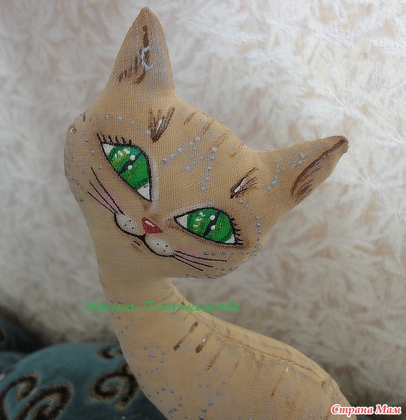 Кофейная зеленоглазая кошечка