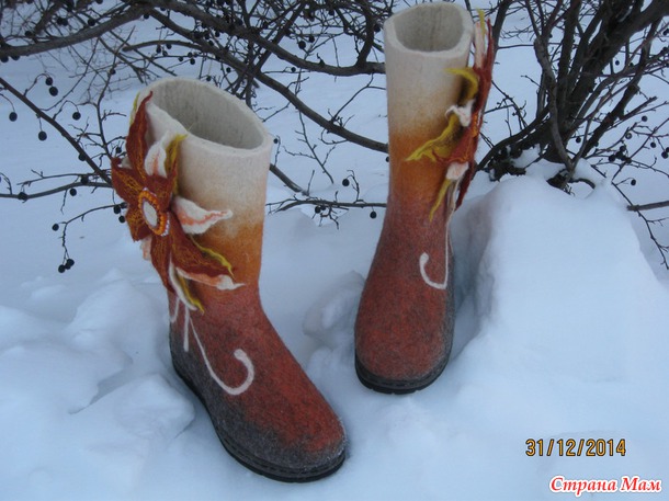 Валенки на снегу!