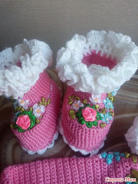 Нежный костюм для девочки крючком (6-12 месяцев)