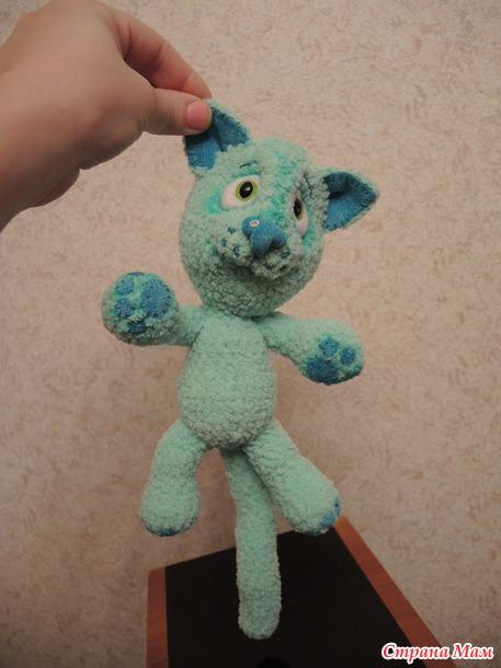 Кот Неон.