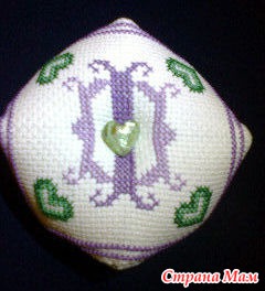 hearts biscornu face 2