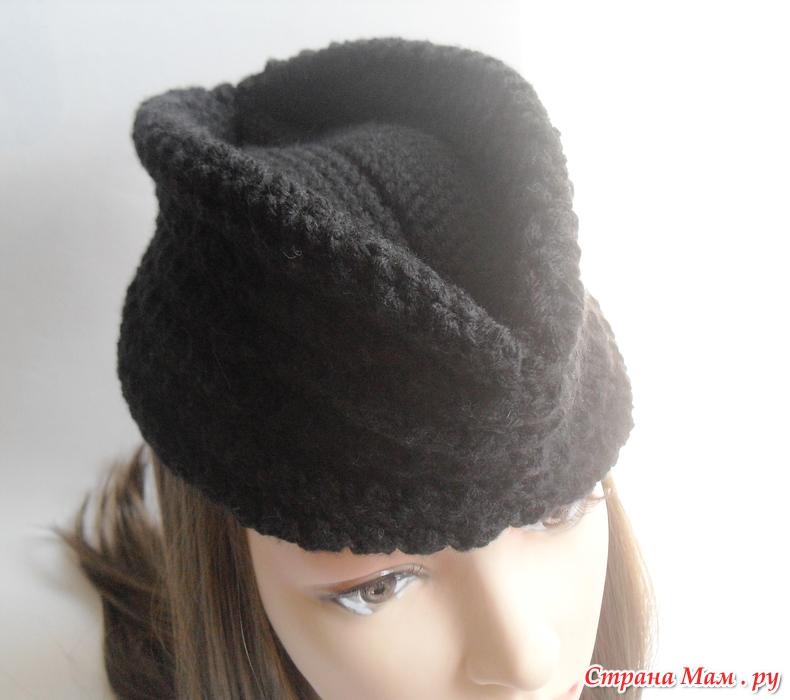 связать пилотку. вязаная пилотка из толстой пряжи. шапка пилотка женская вязаная. шапка пилотка крючком. связать пилотку.