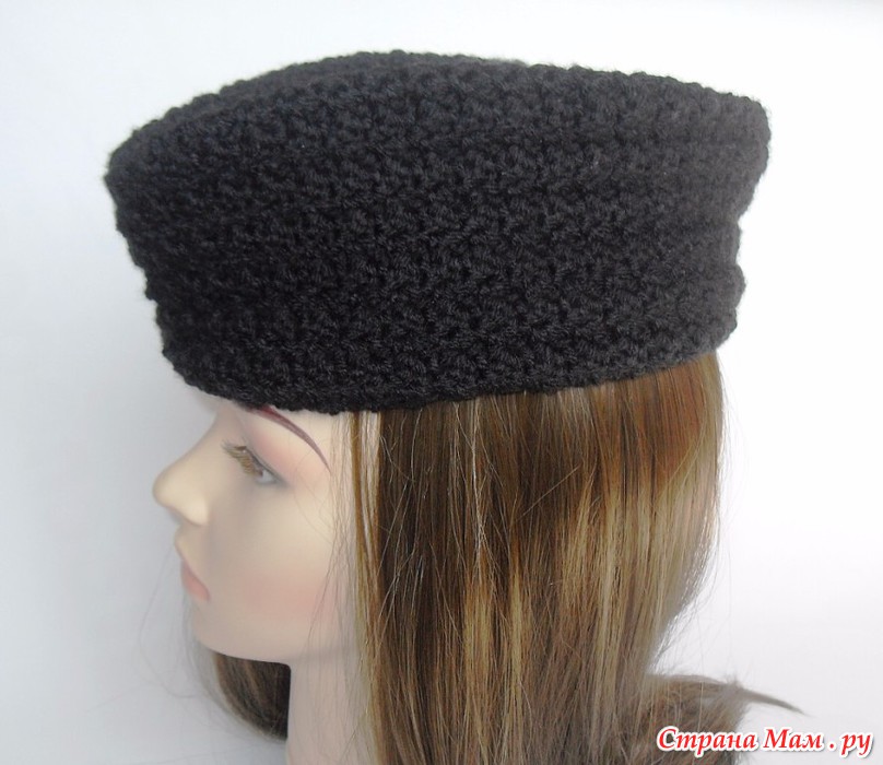 вязаная пилотка. вязаная пилотка крючком. шапка пилотка вязаная. шапка пилотка вязаная. пилотка спицами.