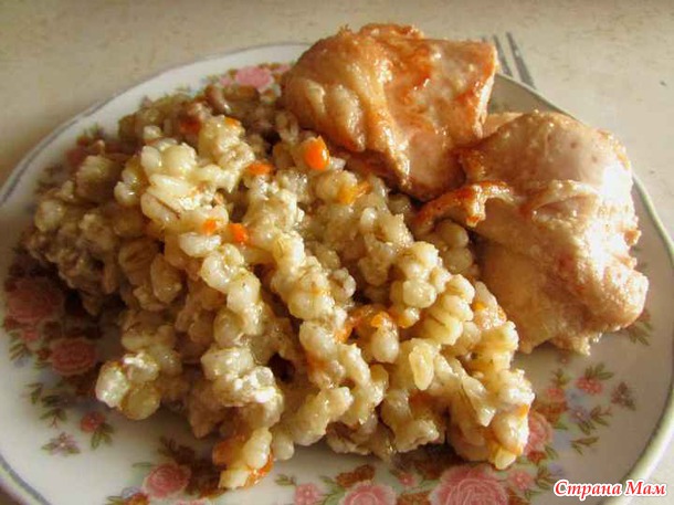 Цыплёнок с перловкой и овощами на гарнир