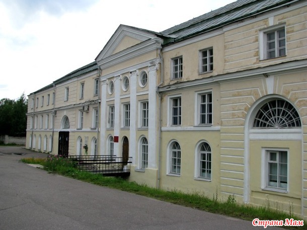 Загородная поездка: 5 примечательных мест Ропши — бывшей царской резиденции