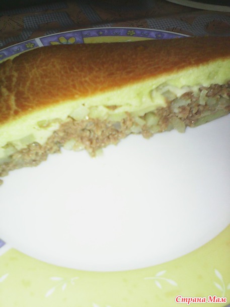 Пирог с мясным фаршем и картошкой