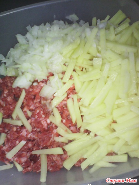 Пирог с мясным фаршем и картошкой