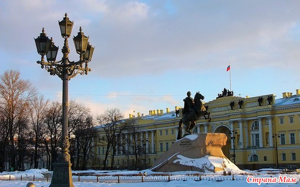 Надо знать: площади Петербурга