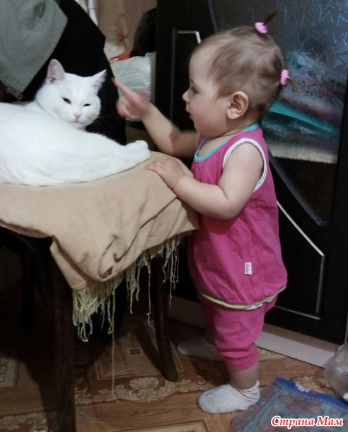 Ксюше скоро годик