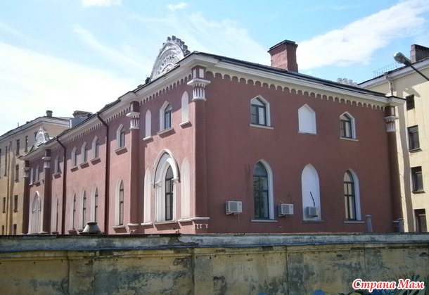 Готические дома в Санкт-Петербурге
