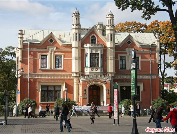 7 сказочных башен Петербурга и окрестностей