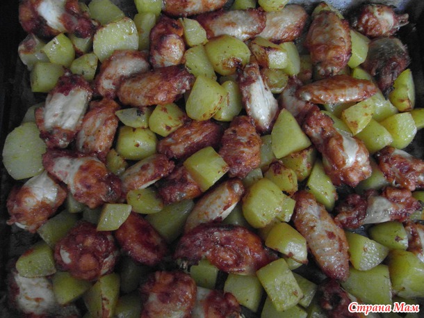 Крылышки-гриль с картофелем.