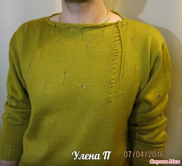 Джемпер сыну. Рваненький. С дырками. Добавила. Подсказали название"Джемпер молевый". Очень здорово. спасибо