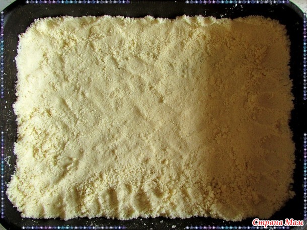 Песочный пирог с творожной начинкой и изюмом