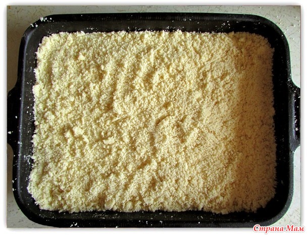 Песочный пирог с творожной начинкой и изюмом