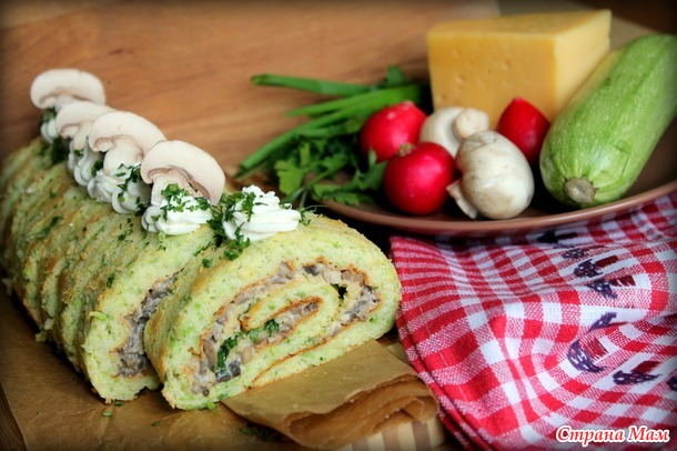 Кабачковый рулет с грибами
