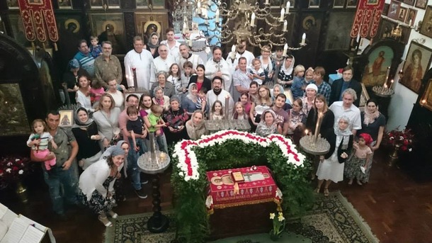 9 плащаниц, которые вышивала полностью бисером