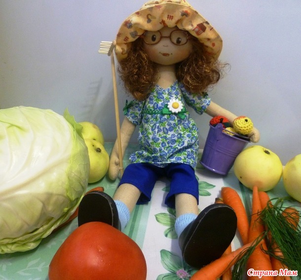 Куколка садовница.