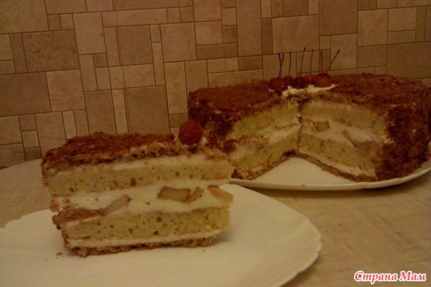 Яблочный торт с карамельным баварским муссом с корицей