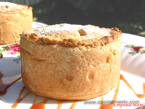 "�������� ����� c ����������� ������" (Deep Dish Apple Pie with Caramel Sauce).