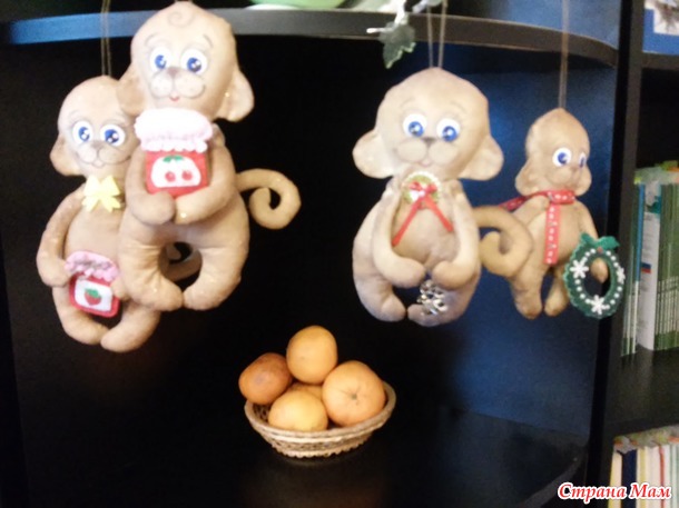. Новогодние игрушки (прошлогодние хвастушки)