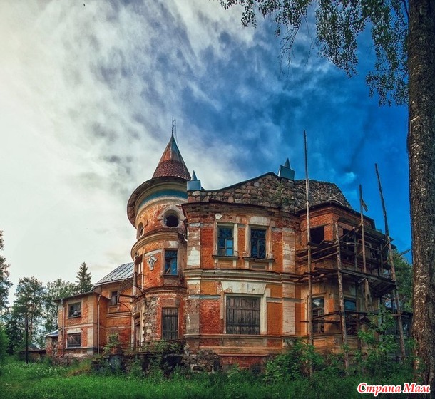 «В заросшем парке стоит старинный дом»: Заключье — замок художника между Петербургом и Москвой