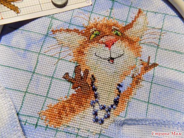 *кошка с телефоном. фирма алиса. готова!)