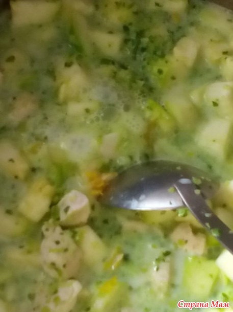 Кабачки с курицей тушеные в молоке а-ля грин-карри.