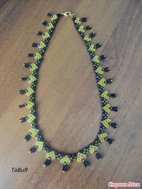 Колье из бисера
