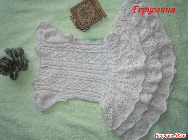 Белое платье с оборками Автор Волкова Юлия. и http://klubok.kg7.ru /23/186/4836/
