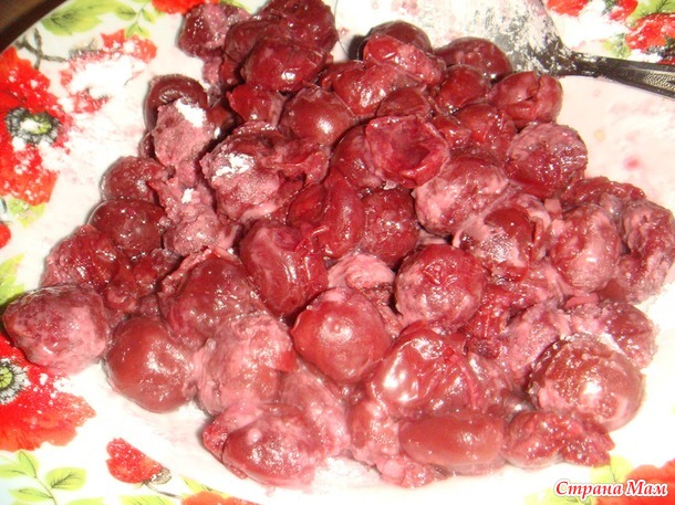Пирожки с вишней