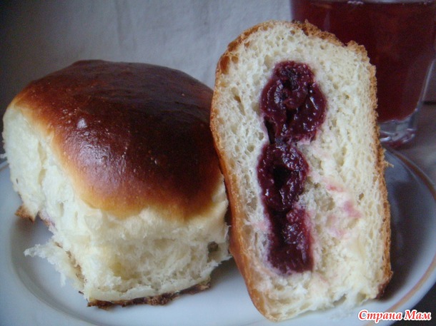 Пирожки с вишней