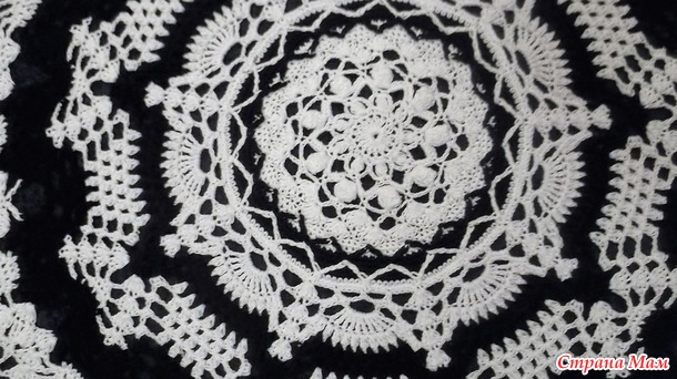 Салфетка- скатерть " Doily" Д-68 см. Цена 2000 руб. + п. р.