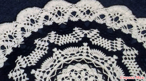 Салфетка- скатерть " Doily" Д-68 см. Цена 2000 руб. + п. р.