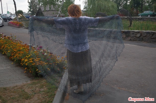 Круглая шаль Крылья чайки.