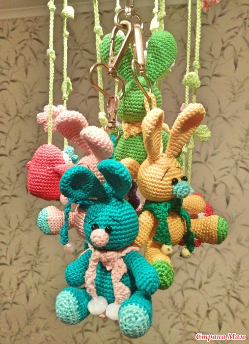 Зайчики-брелочки - Амигуруми - Страна Мам