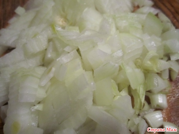 Холодная закуска из куриной грудки в ореховом соусе