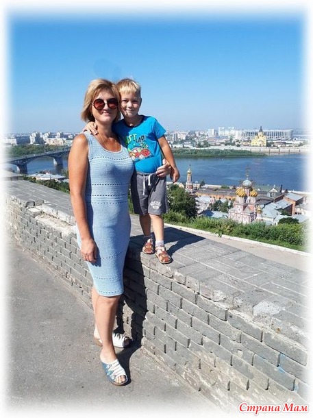Легкое летнее платье с ажурными полосками крючком
