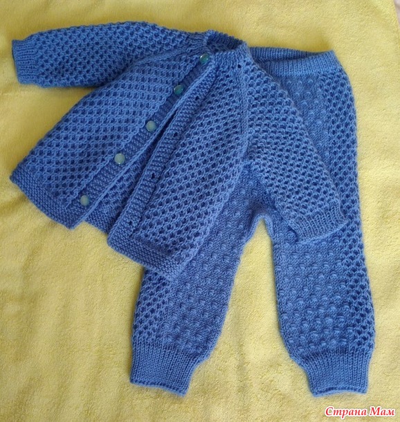 Описание вязания костюмчика «Кнопка» для малыша. «Реглан сверху». Размер: от 3 до 9 месяцев, обхват груди 52 см.