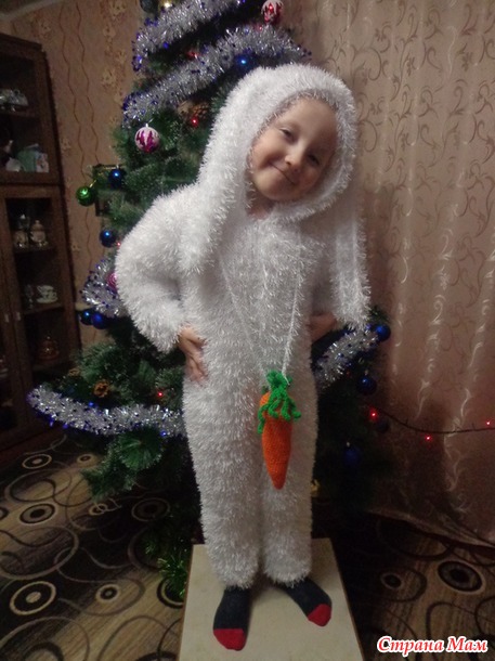 . Новогодний костюм "Зайчик"